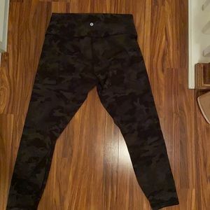 Wunder under 25’ size 12 green camo